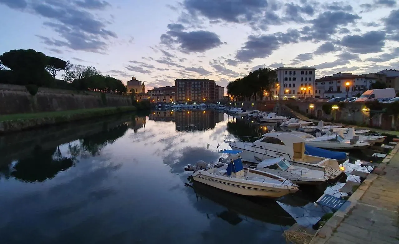 Luxurio Rooms With Baths Livorno