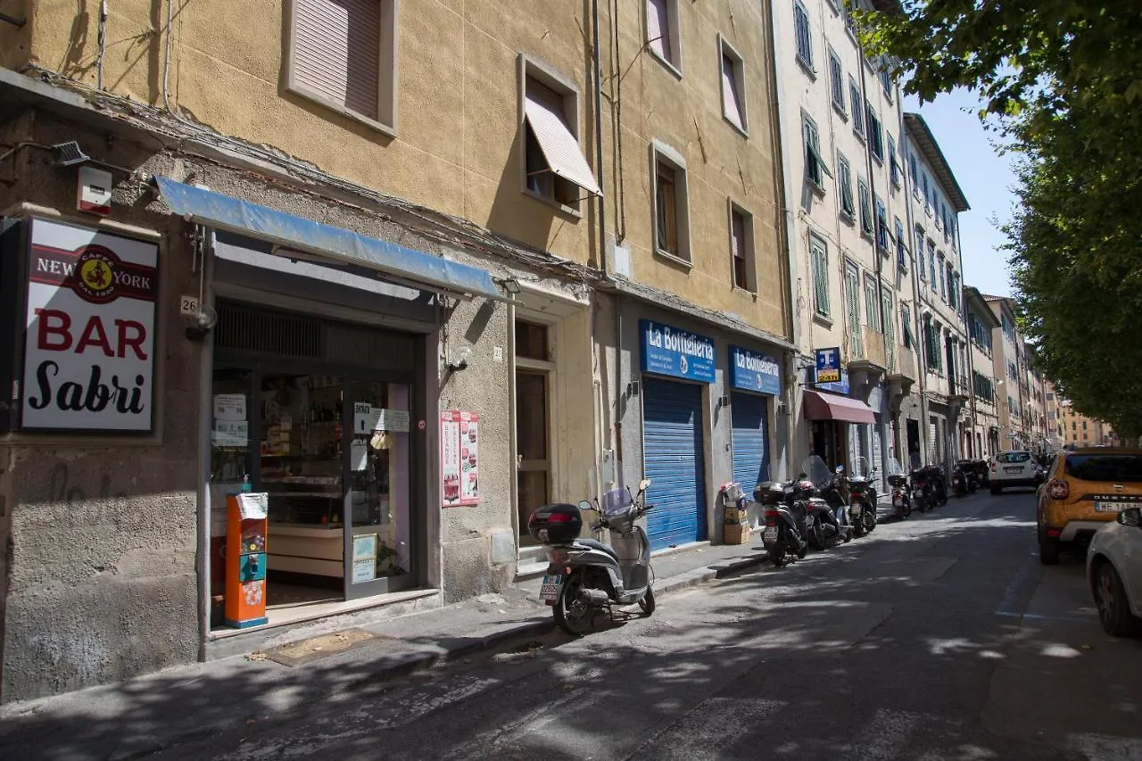 Kwatera prywatna Luxurio Rooms With Baths Livorno