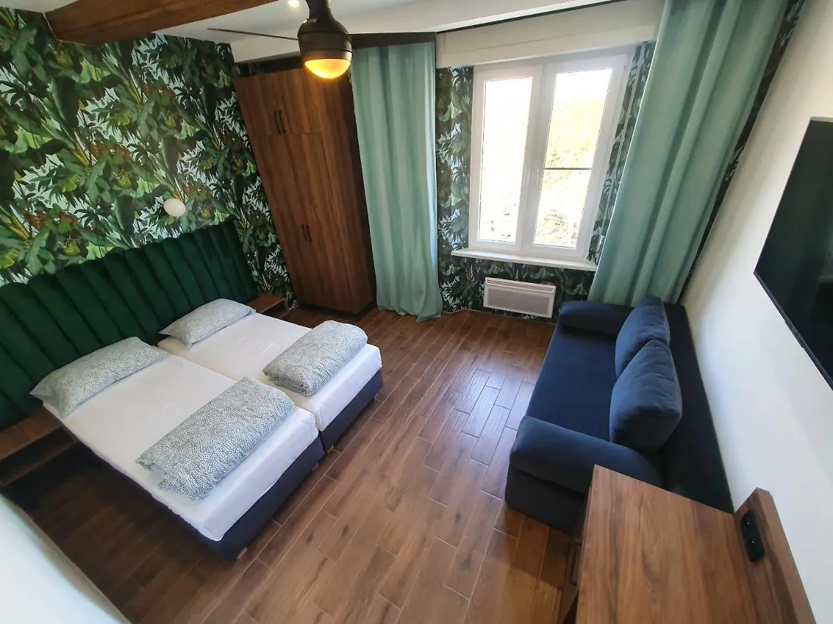 Luxurio Rooms With Baths Livorno Homestay