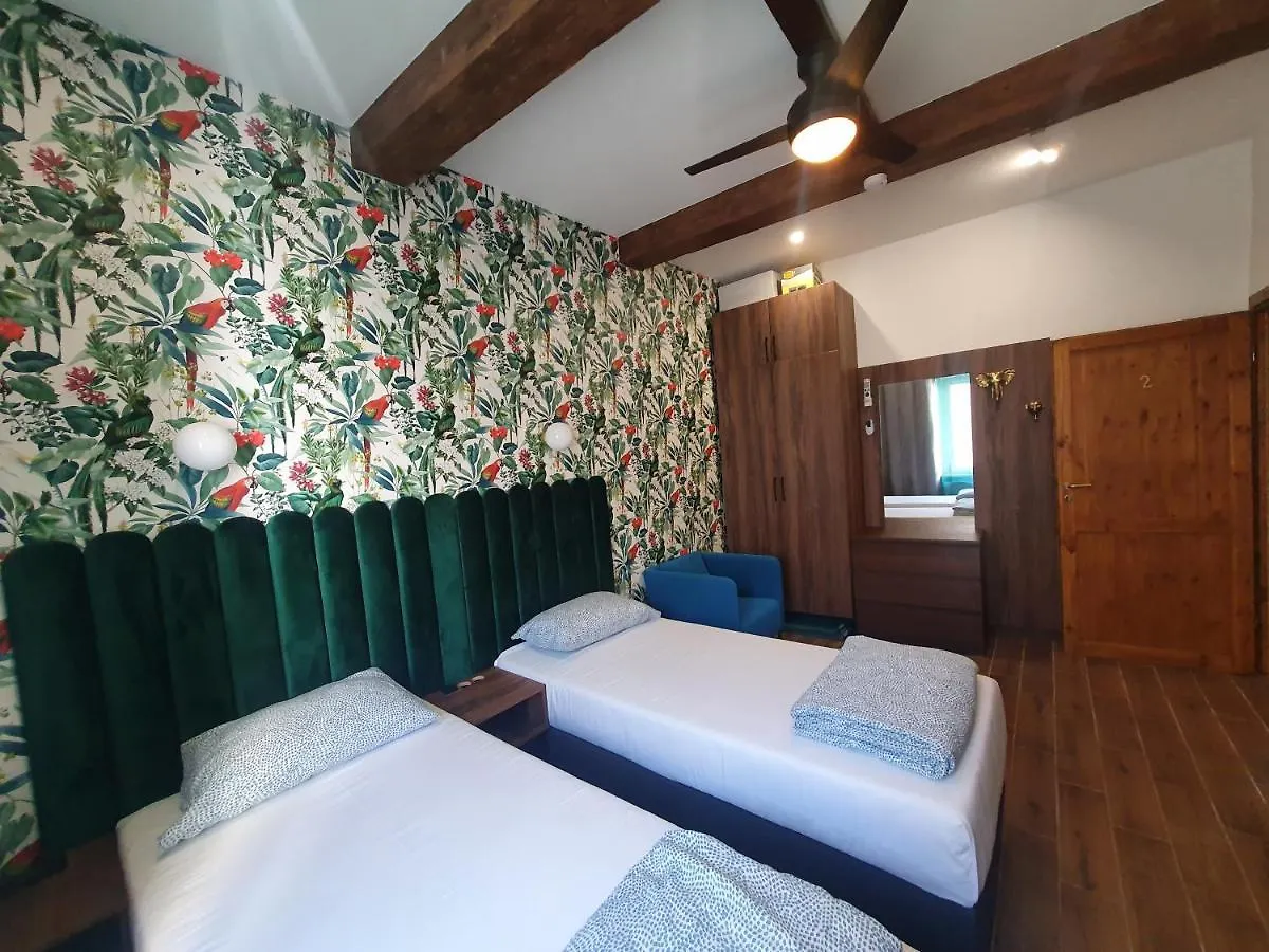Luxurio Rooms With Baths Λιβόρνο
